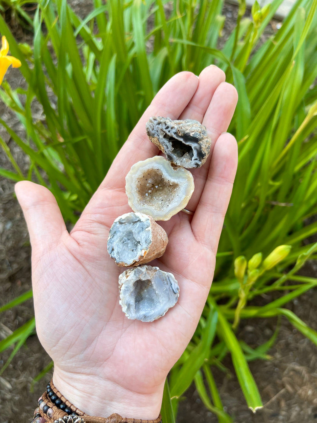 ONE Druzy Agate Cluster